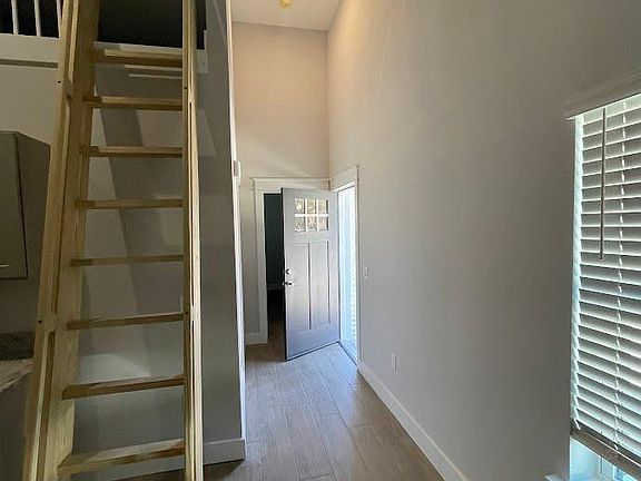 3rd image of 51 Yacht Club Dr NE APT C