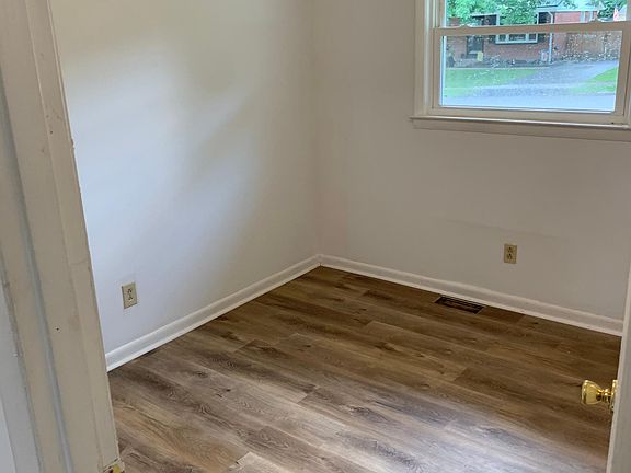 5th image of 2464 Butternut Hill Ct