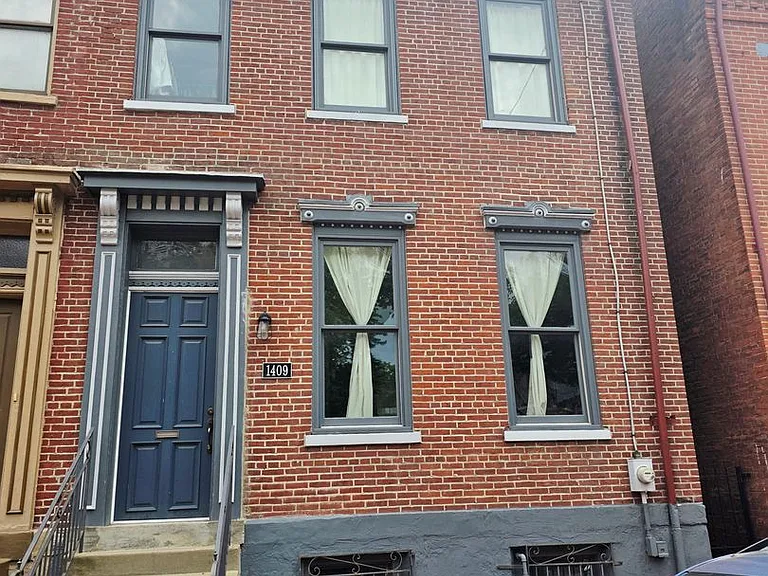 1409 Sheffield St — Photo 2
