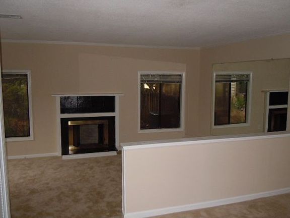 3rd image of 1106 Country Ct