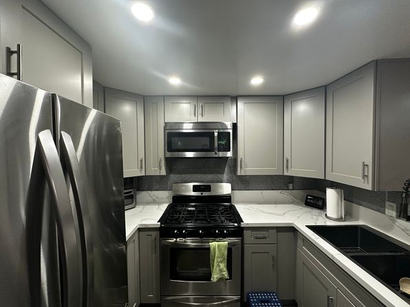 700 W 3rd St UNIT A105