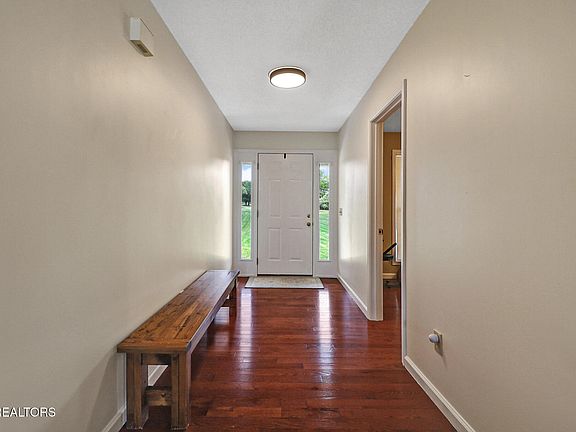 5th image of 340 Huckleberry Ln