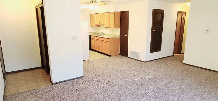 Kimberly Club Apartments — Photo 77