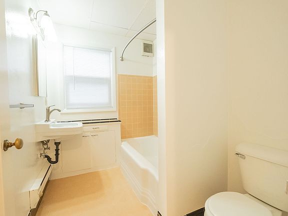 5th image of 2370 NW Pettygrove St #2380