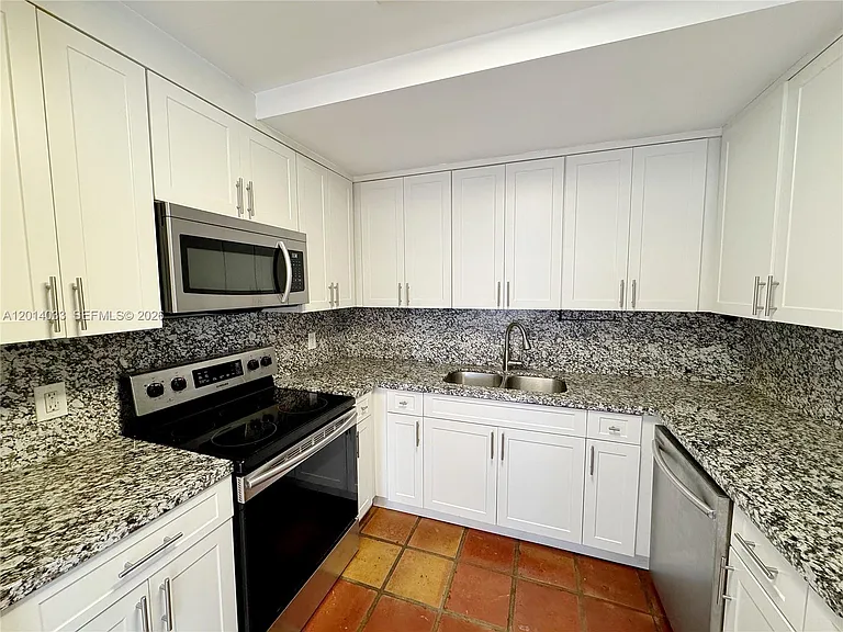 2918 Bird Ave #7 — Photo 8