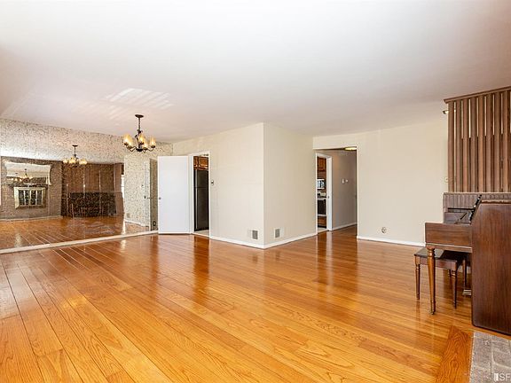 5th image of 968 Southgate Ave