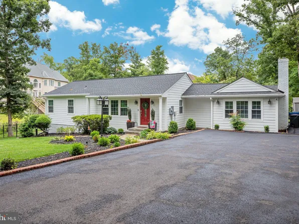 3825 Gibbs St, Alexandria, VA 22309