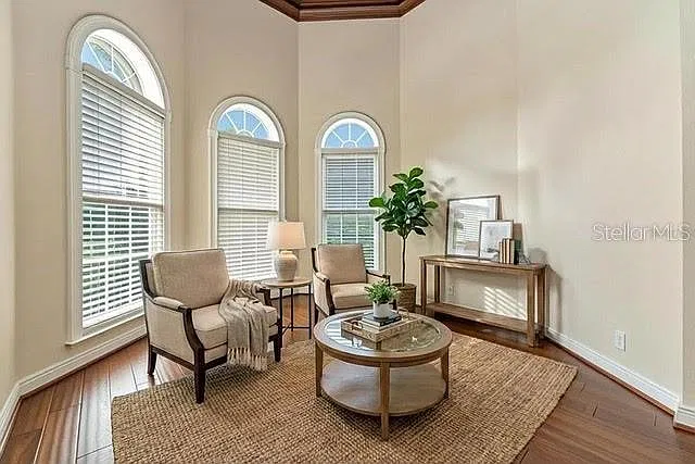 4 bed, 5.0 bath, 4363 sqft, $6,000 — Photo 4