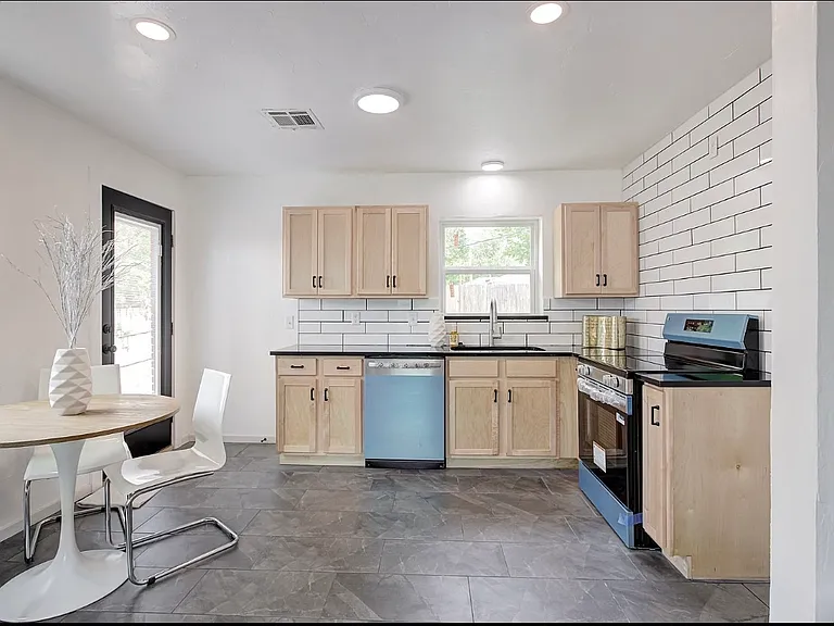 3041 W Eubanks St — Photo 4