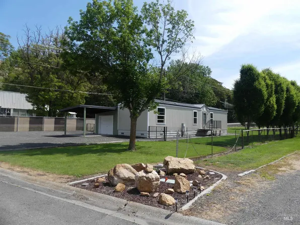 907 Larch Ln, Lewiston, ID 83501