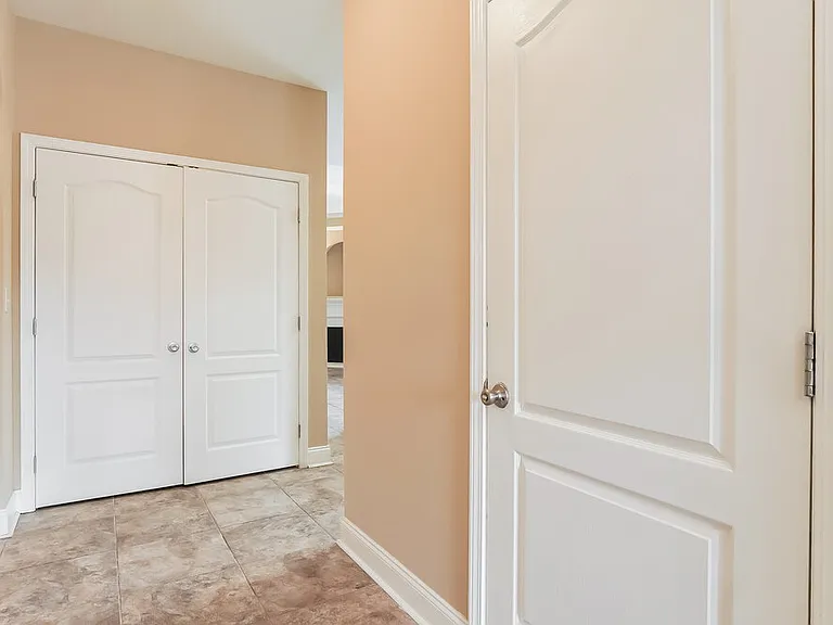 4493 Canterbury St — Photo 3