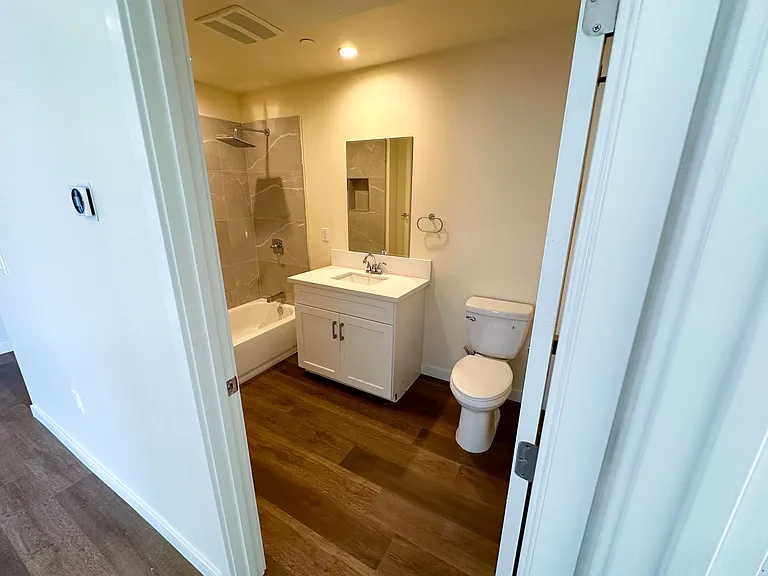 The Hamilton — Photo 35