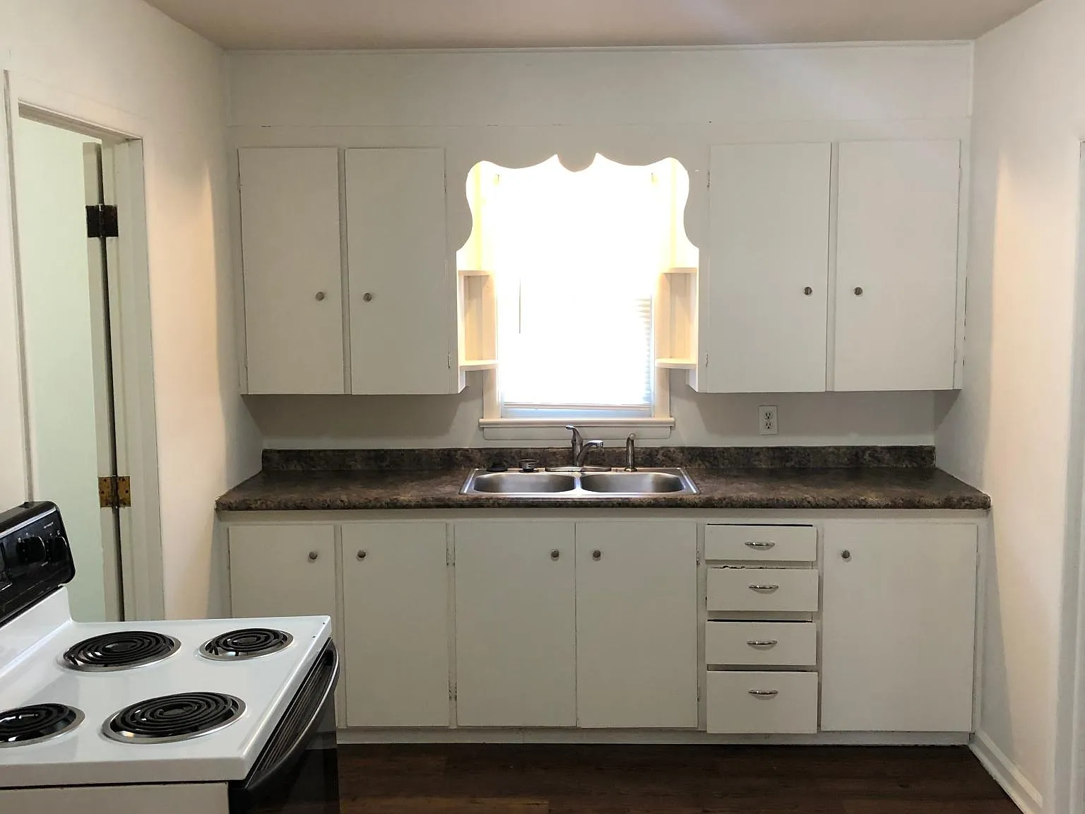 2 bed, 700 sqft, $850 — Photo 3