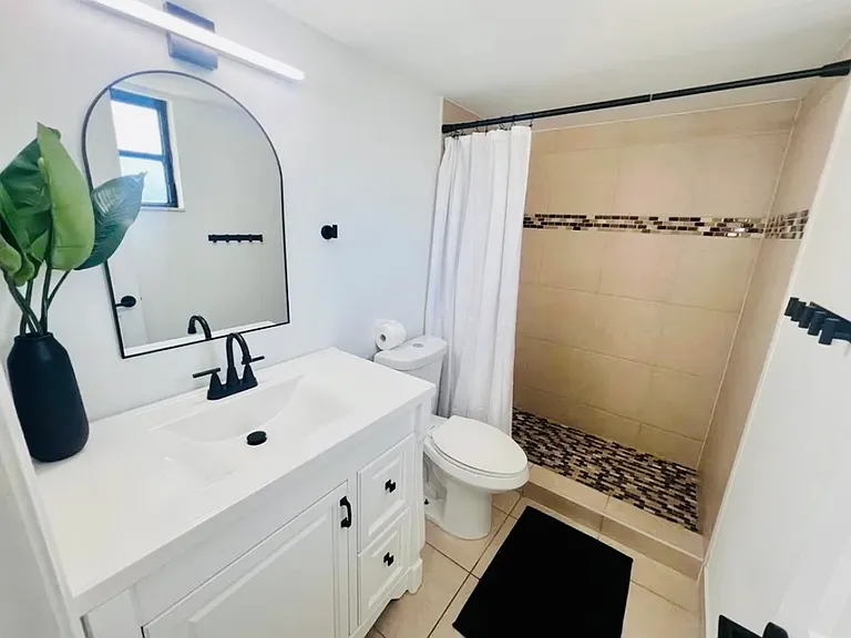 899 SE 2nd Ave #220 — Photo 5