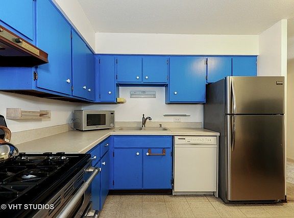 5th image of 1110 Grove St APT 4K