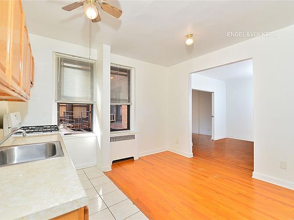 4th image of 1 W 126th St APT 2E