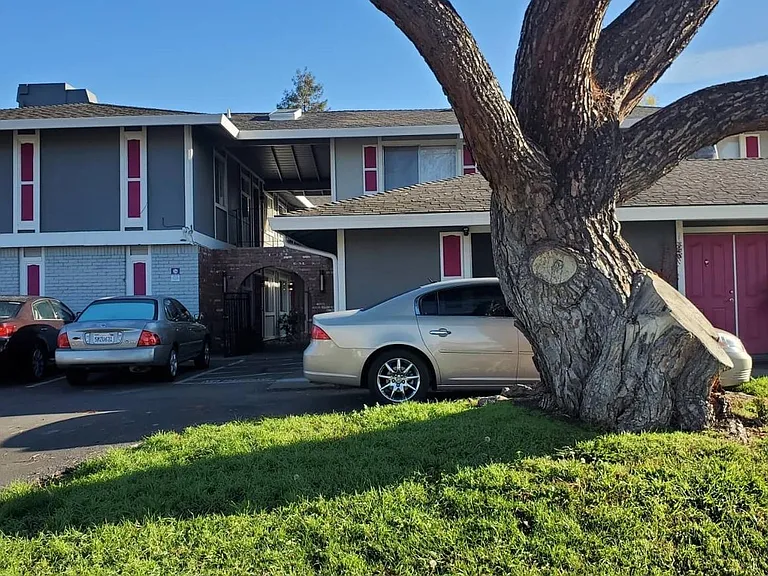 2755 El Caprice Dr #8 — Photo 1