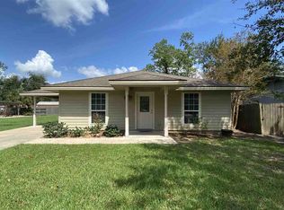 840 Bridgeview St, Bridge City, TX 77611