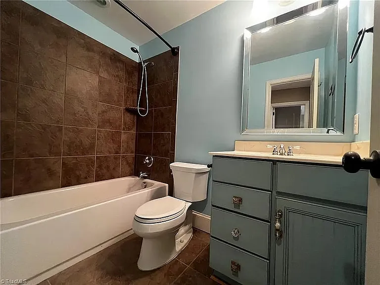 4506 Starmount Dr — Photo 16
