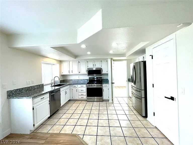 1326 Pine Terrace Ct — Photo 9