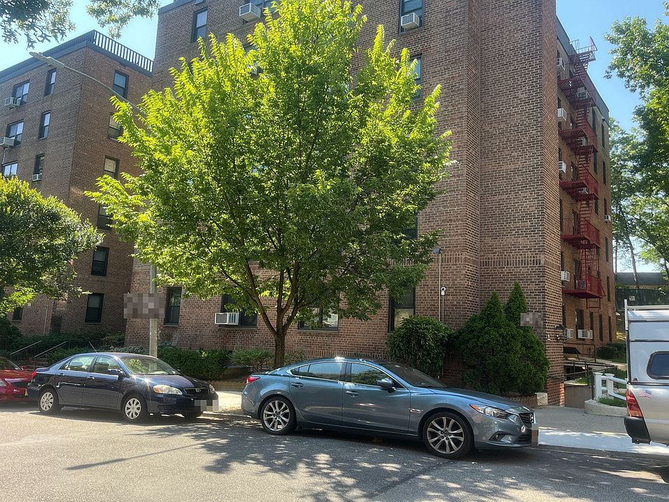 2nd image of 8330 98th St APT 6K