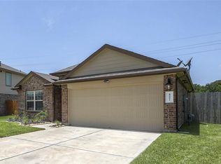 8002 Farthing Ln, Rosharon, TX 77583