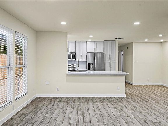 5th image of 303 Fantail Loop APT B
