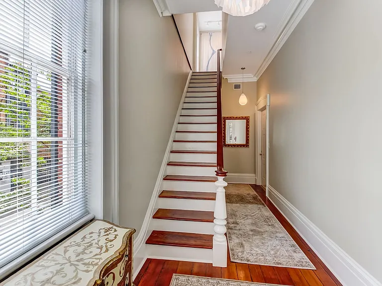 31 E Jones St — Photo 3