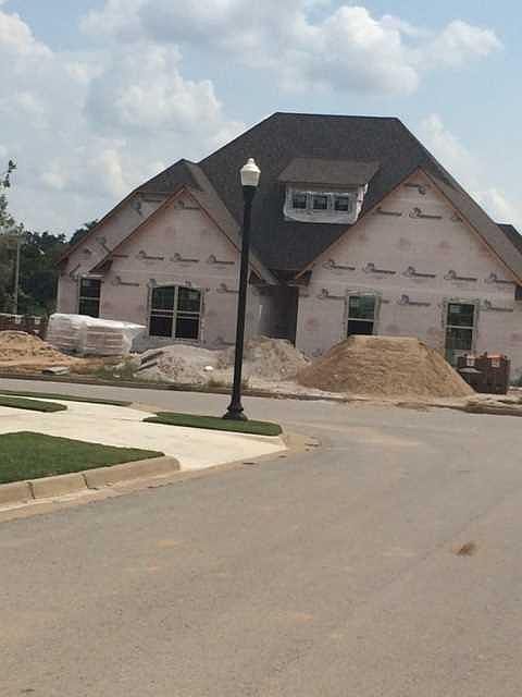 1st image of 6103 SW Fairview Blvd