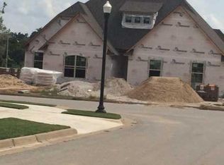 6103 SW Fairview Blvd, Bentonville, AR 72712