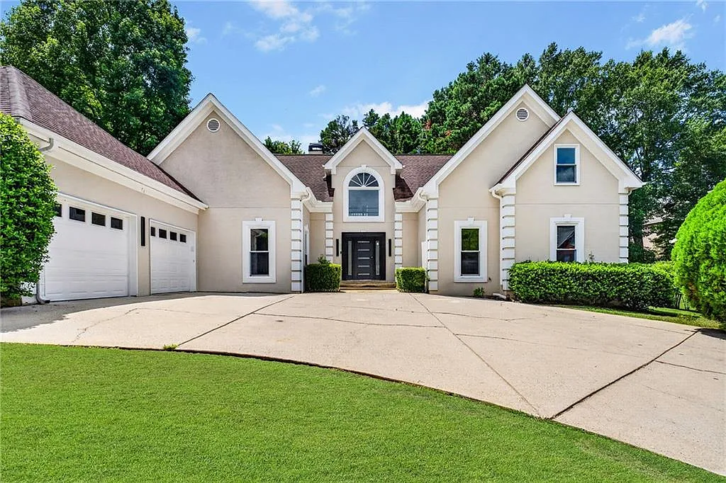 5 bed, 3.5 bath, 3200 sqft, $6,250 — Photo 1