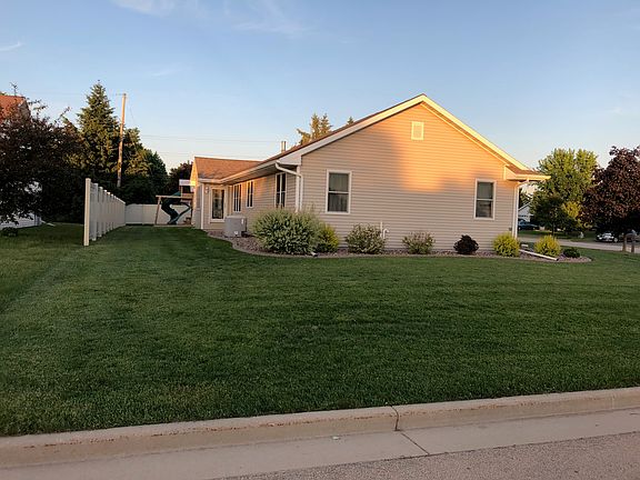 5th image of 117 Honeysuckle Dr