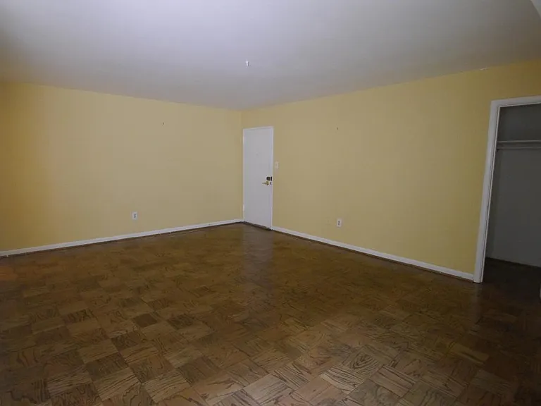 8614 Manchester Rd #6 — Photo 15