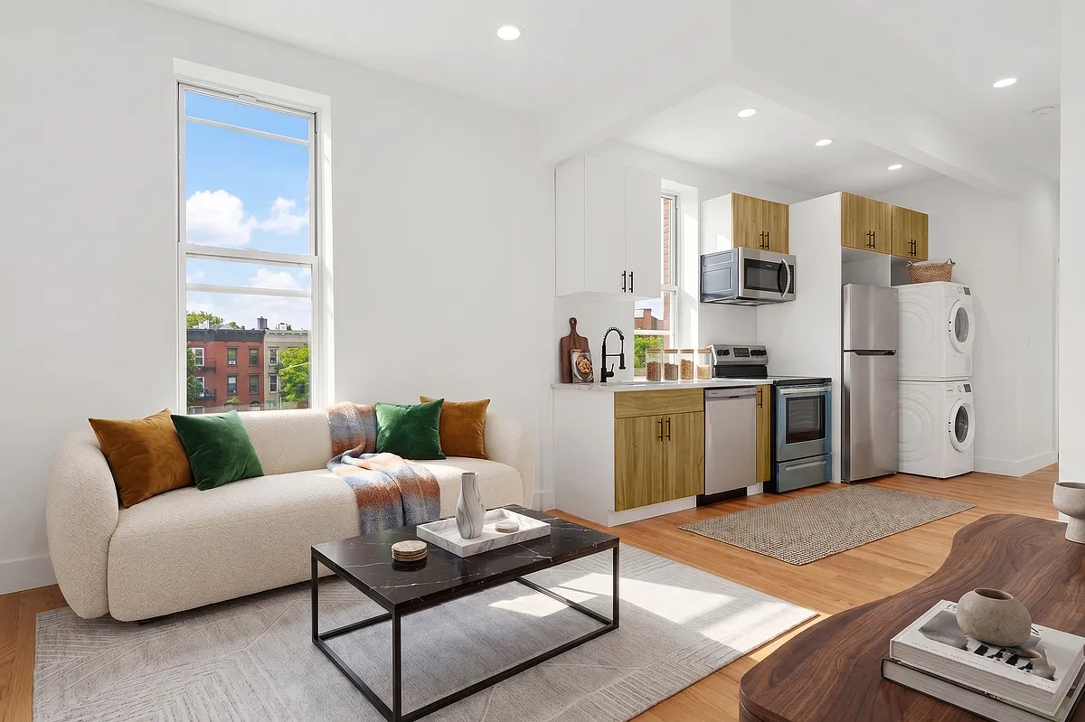 Building Photo - 402 Onderdonk Ave #2R