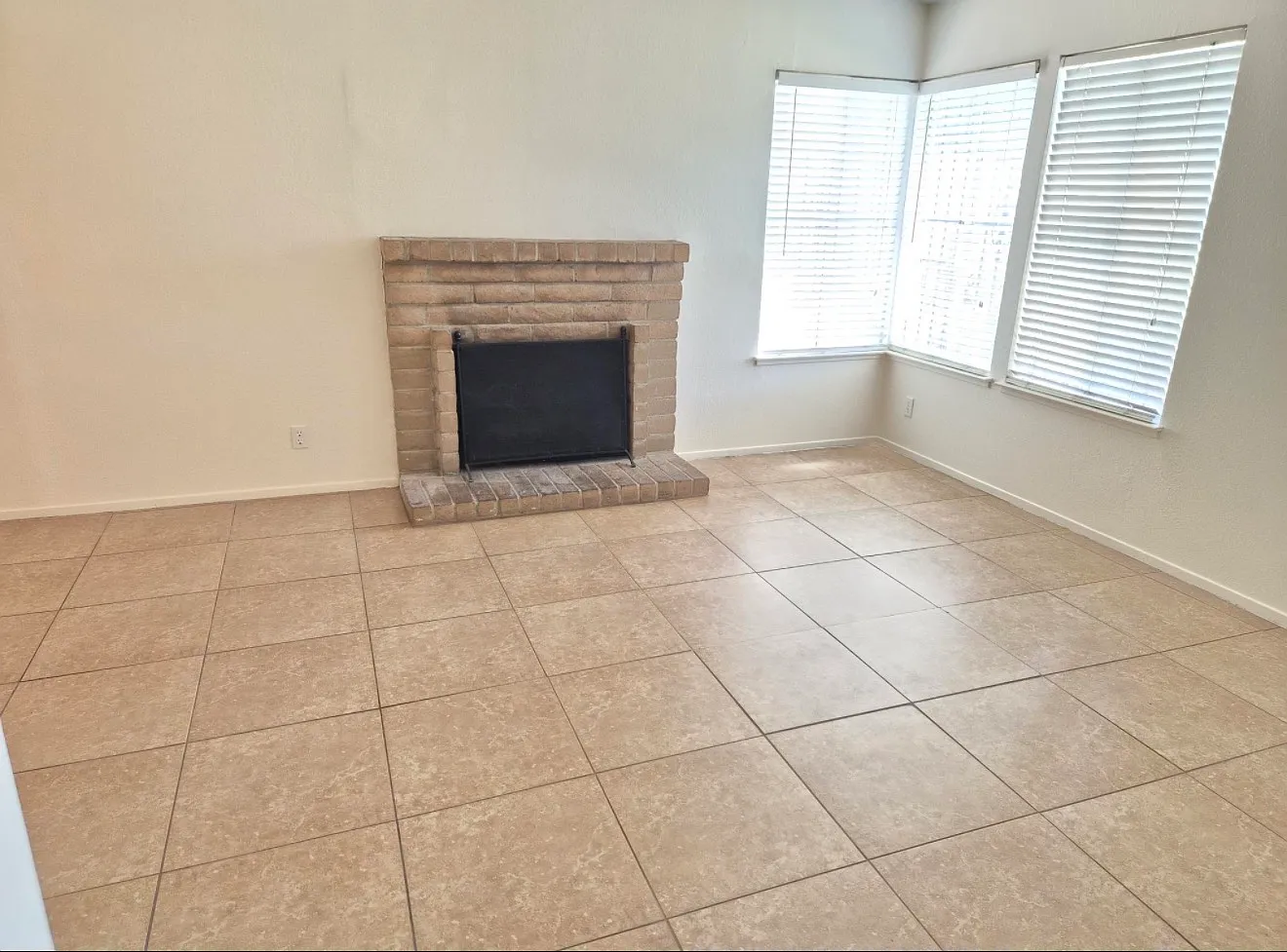 3 bed, 1126 sqft, $2,750 — Photo 1