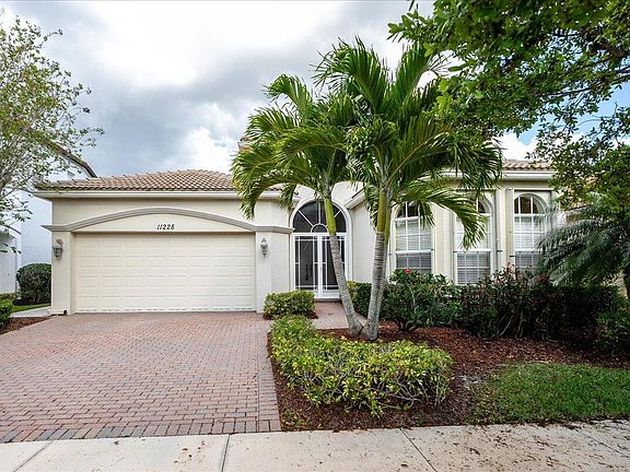2nd image of 11228 SW Kingslake Circle