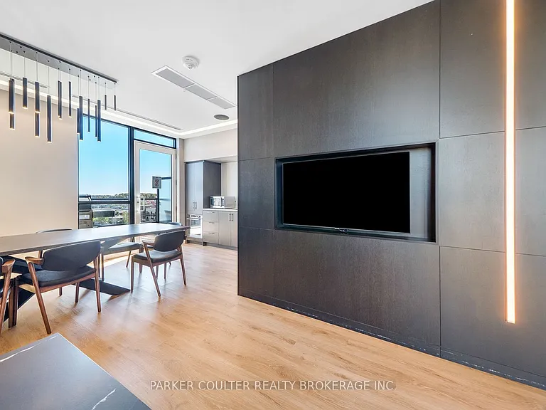 681 Yonge St #114 — Photo 28