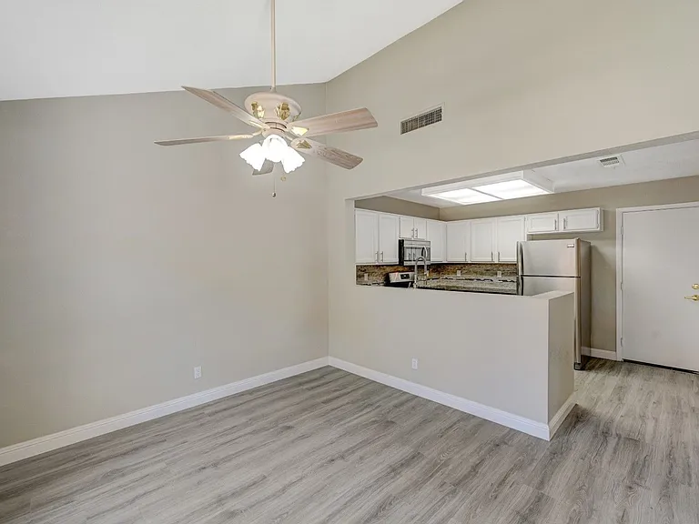 9421 Valley Hills Ave — Photo 12