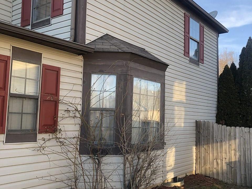 1st image of 1584 Rock Creek Dr