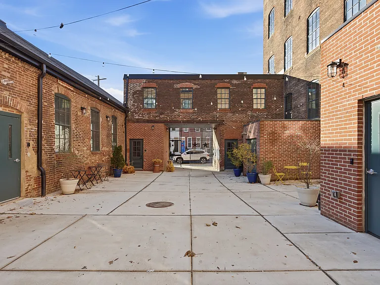 1801 N Howard St #207 — Photo 13