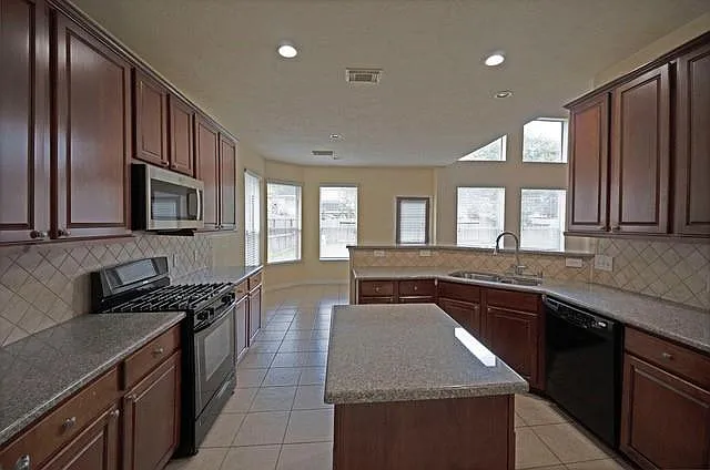 26635 Summerbend Hollow Ln — Photo 10