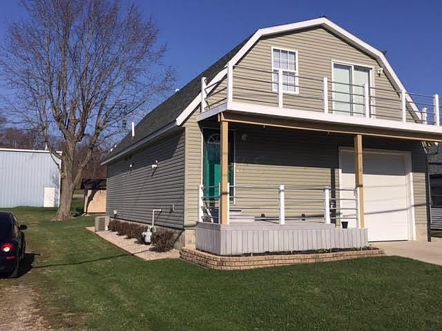 1st image of 878 Garfield Ave