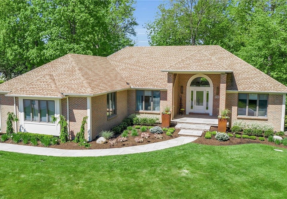 1st image of 90 Midway Dr