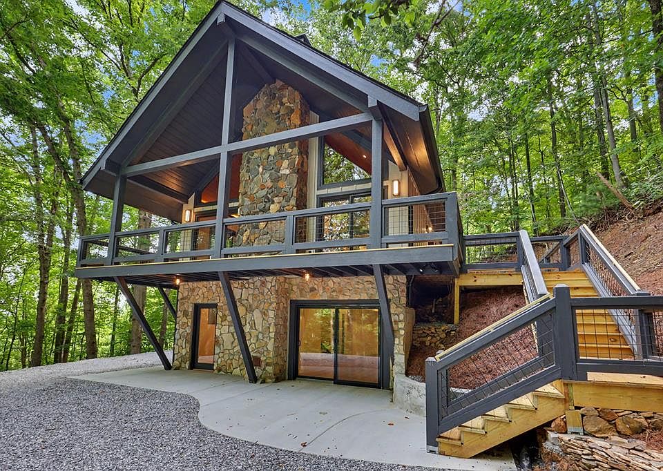 1st image of 1583 Spring Cove Rd