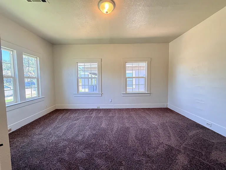 1010 N Roosevelt Ave — Photo 8