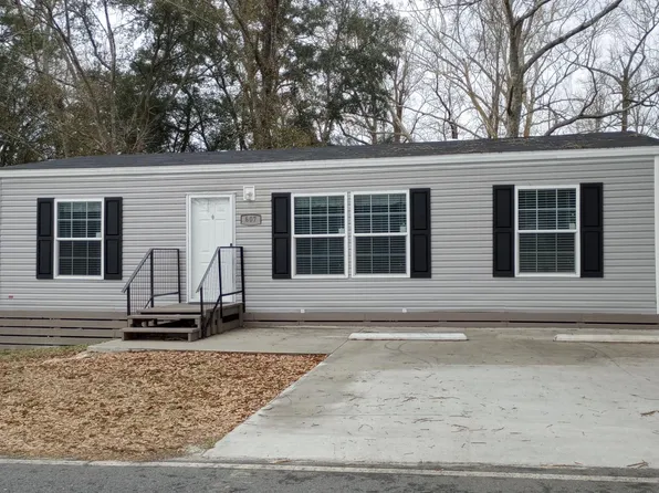 607 E China St, Glennville, GA 30427