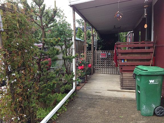 2nd image of 8039 SE Monterey Ave Unit 17