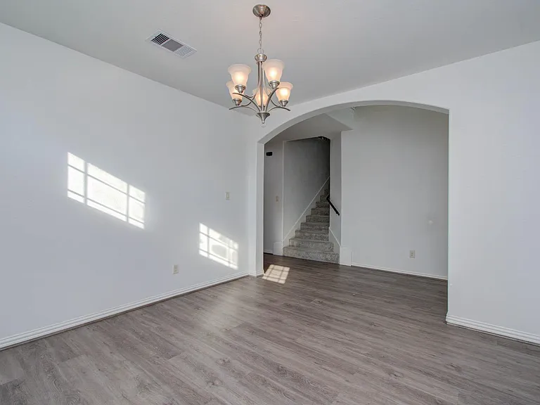 22314 Mosshall Ct — Photo 10