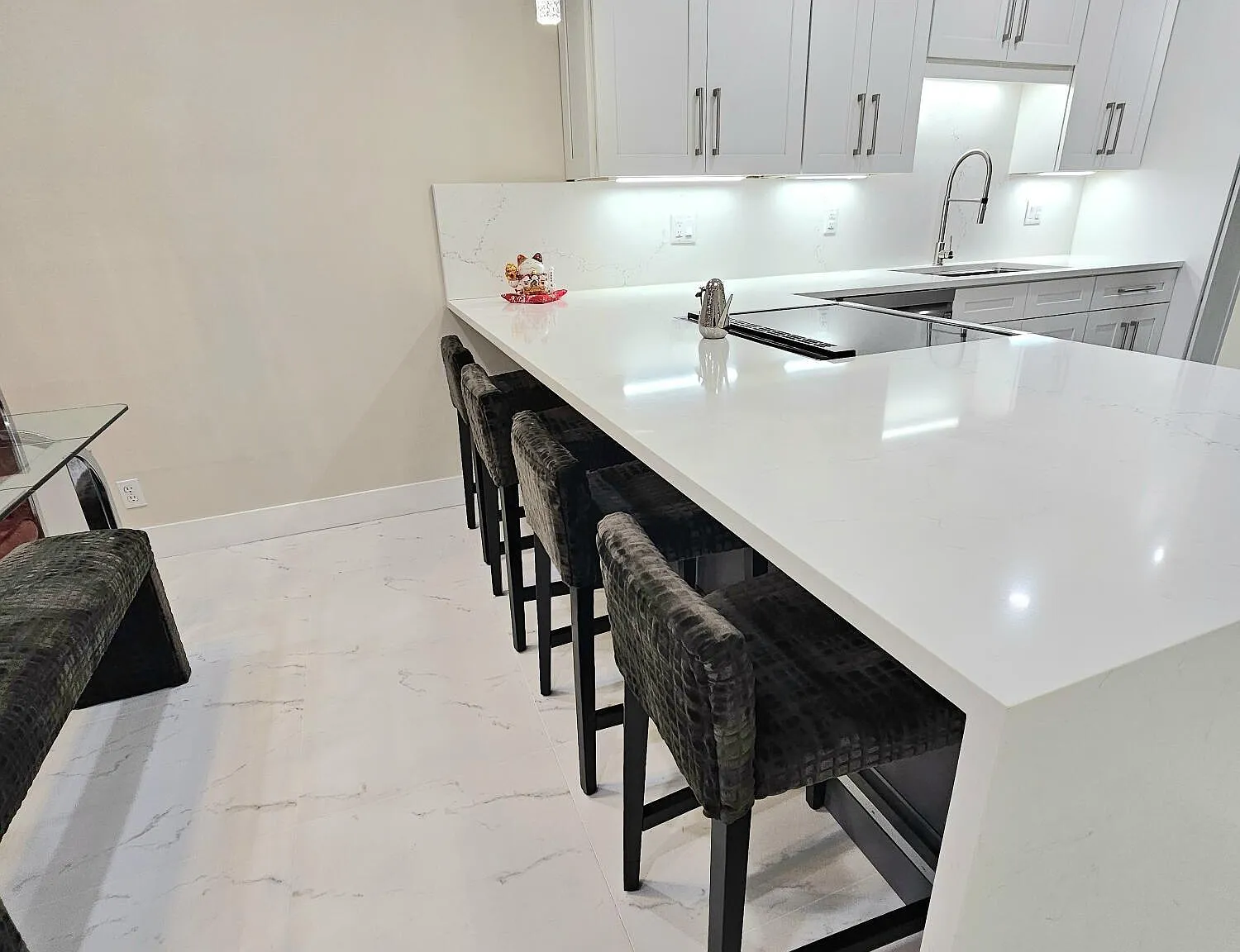 2 bed, 2.0 bath, 1148 sqft, $3,300 — Photo 3