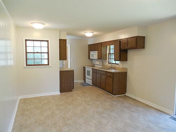 5th image of 111 Wildwood Dr